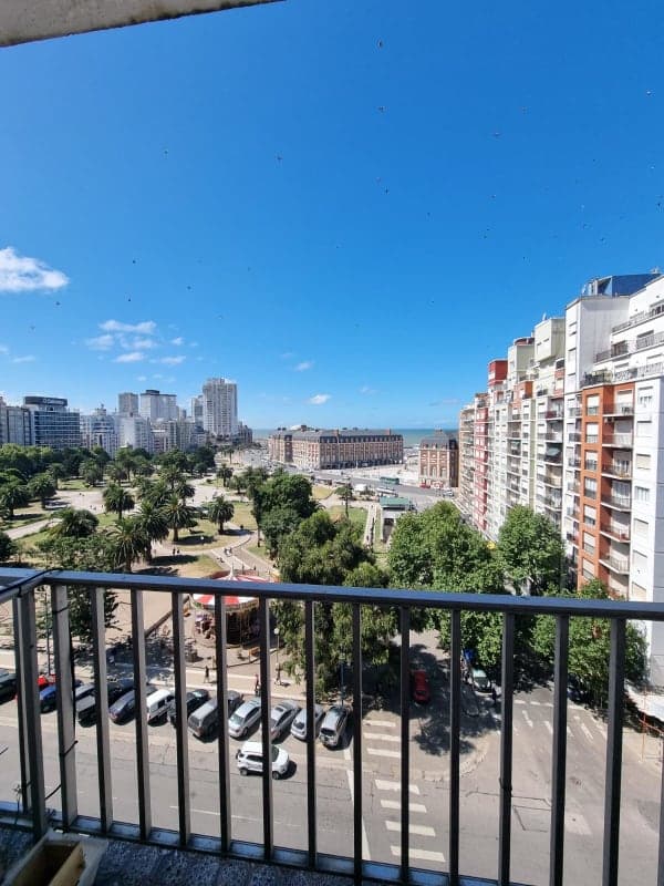 Ambiente con vista a plaza Colón y mar - Imagen 1